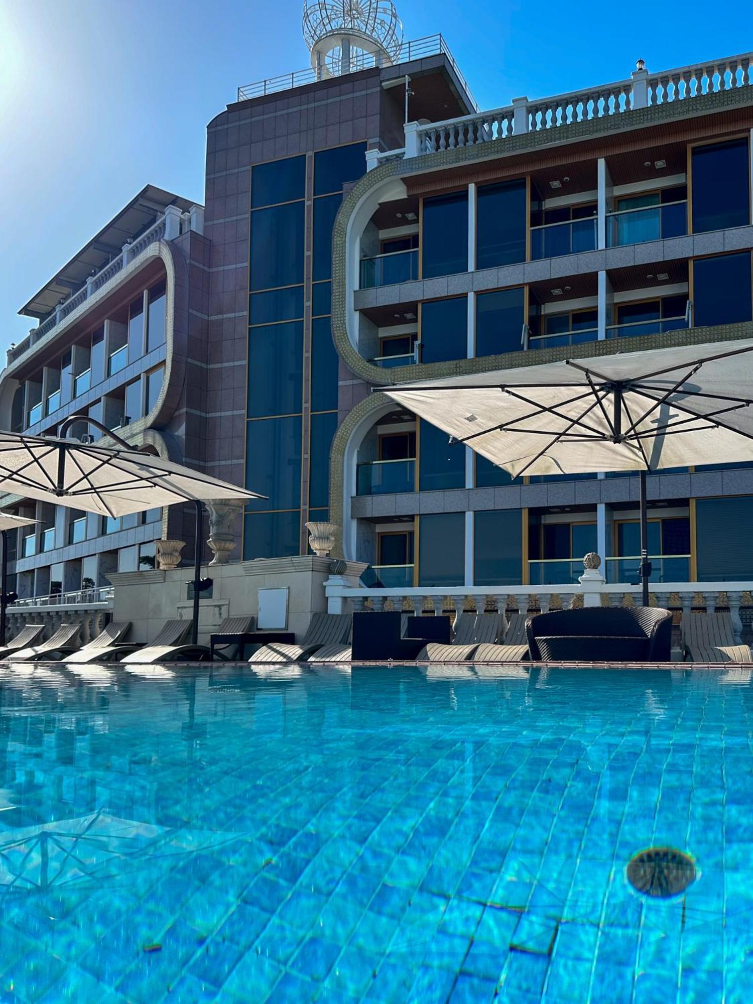 Goldone Hotel & Suites Seogwipo Exterior foto